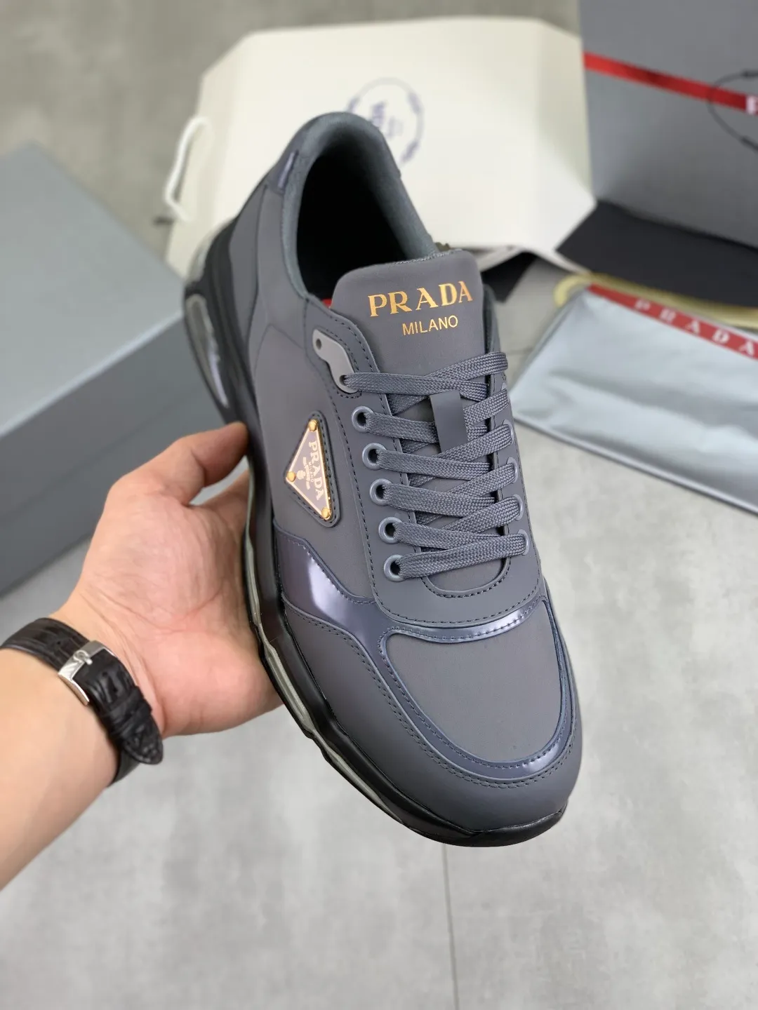 Men's men's shoes 💰pP640 💰[New model] The top version is now available on the official website, 🆘 The air-cushion shock-absorbing thick-soled trendy brand (Prada) is the main popular model, the avant-garde and versatile fashionable men's shoes are privately modeled, and the cowhide surface is spliced 1:1.. The fashion is simple, the original imported cowhide feet; the atmosphere, personality, more fashionable, eye-catching, and pursuit of class, it will subvert the old idea, and be with you to spend time with fashion trendsetters! Must keep for yourself ! Tall and comfortable, large and low, high-end quality workmanship. Size: 38-45; 3️⃣colors available.